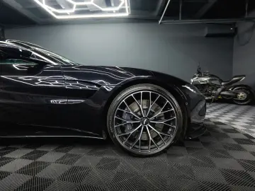 ASTON MARTIN V8 Vantage 4.0 V8 DB11 Coupe  1.Hand 360 Memory
