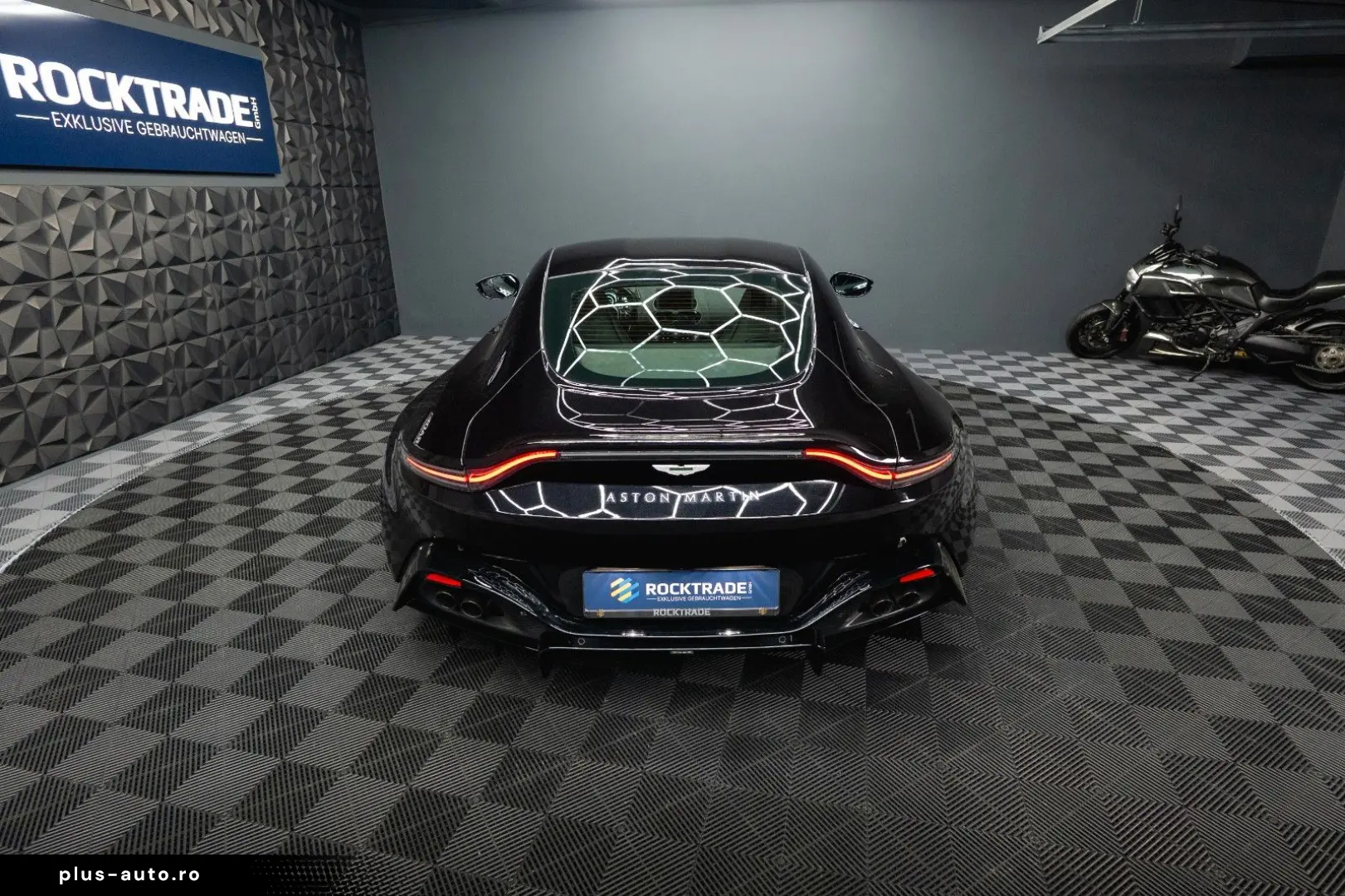 ASTON MARTIN V8 Vantage 4.0 V8 DB11 Coupe  1.Hand 360 Memory
