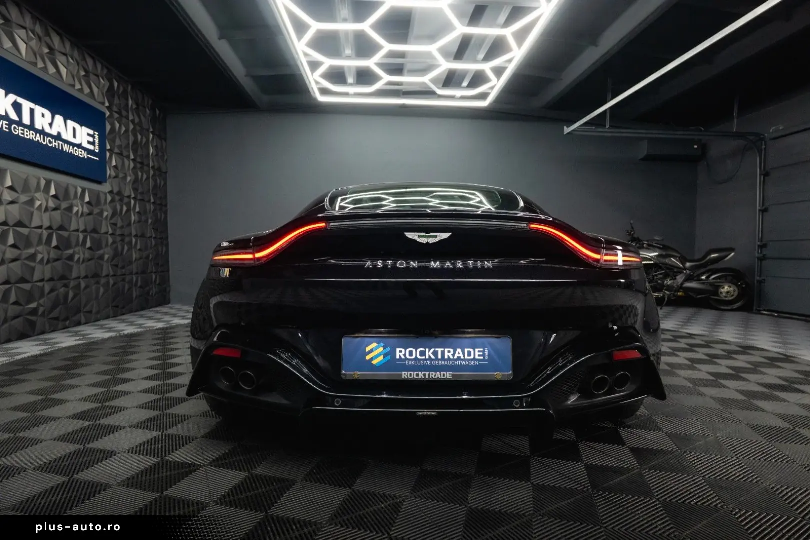 ASTON MARTIN V8 Vantage 4.0 V8 DB11 Coupe  1.Hand 360 Memory