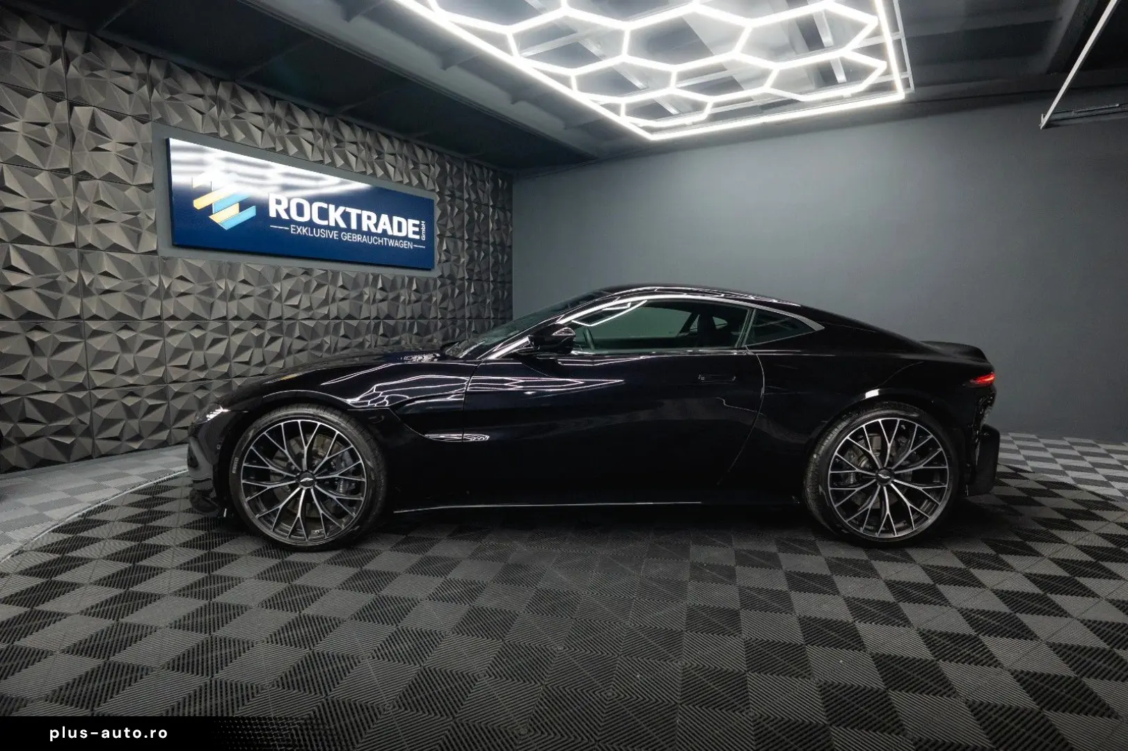 ASTON MARTIN V8 Vantage 4.0 V8 DB11 Coupe  1.Hand 360 Memory