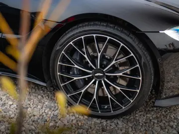 ASTON MARTIN V8 Vantage 4.0 V8 DB11 Coupe  1.Hand 360 Memory