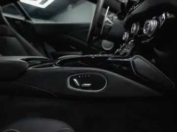 ASTON MARTIN V8 Vantage 4.0 V8 DB11 Coupe  1.Hand 360 Memory
