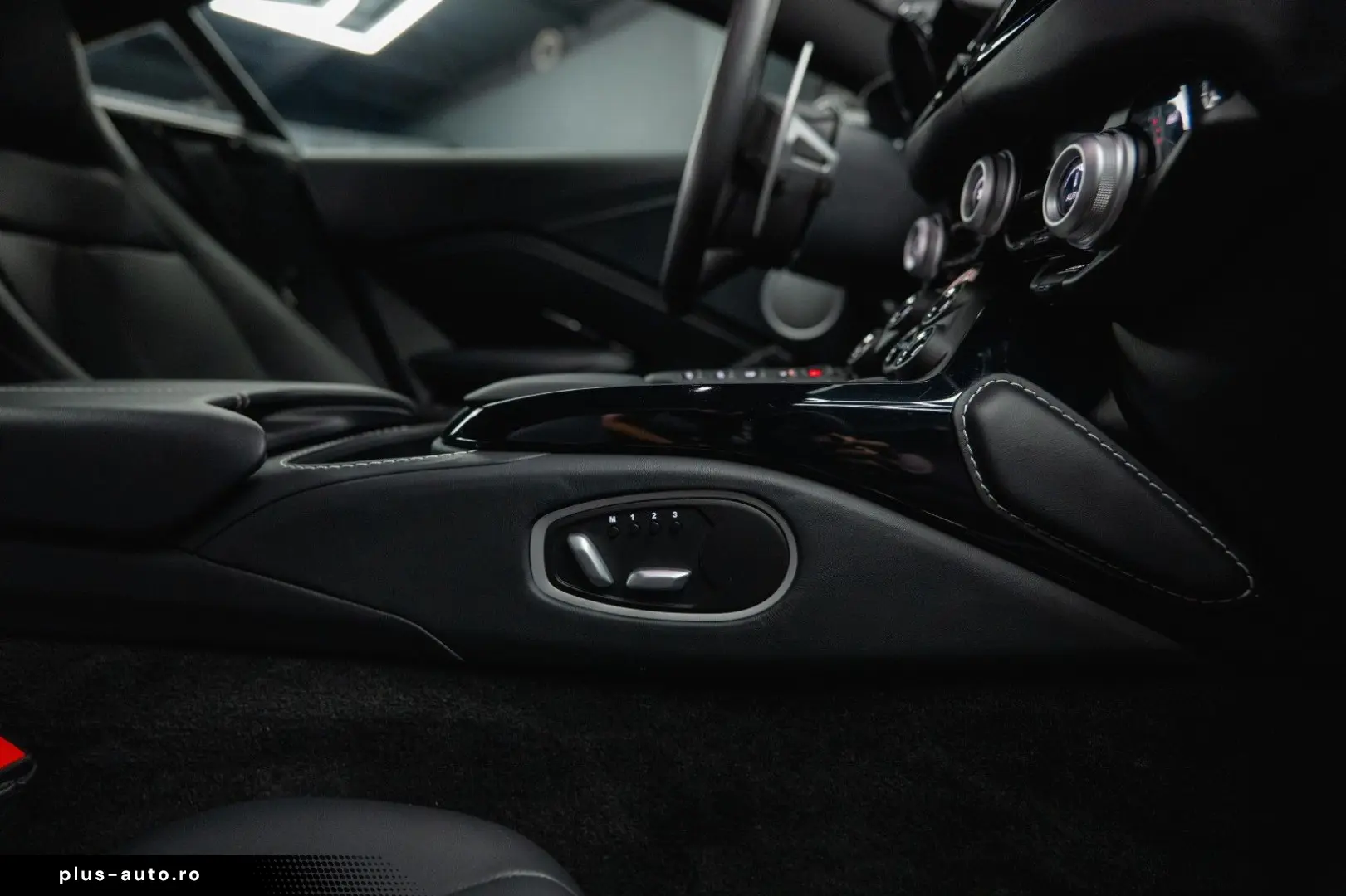 ASTON MARTIN V8 Vantage 4.0 V8 DB11 Coupe  1.Hand 360 Memory