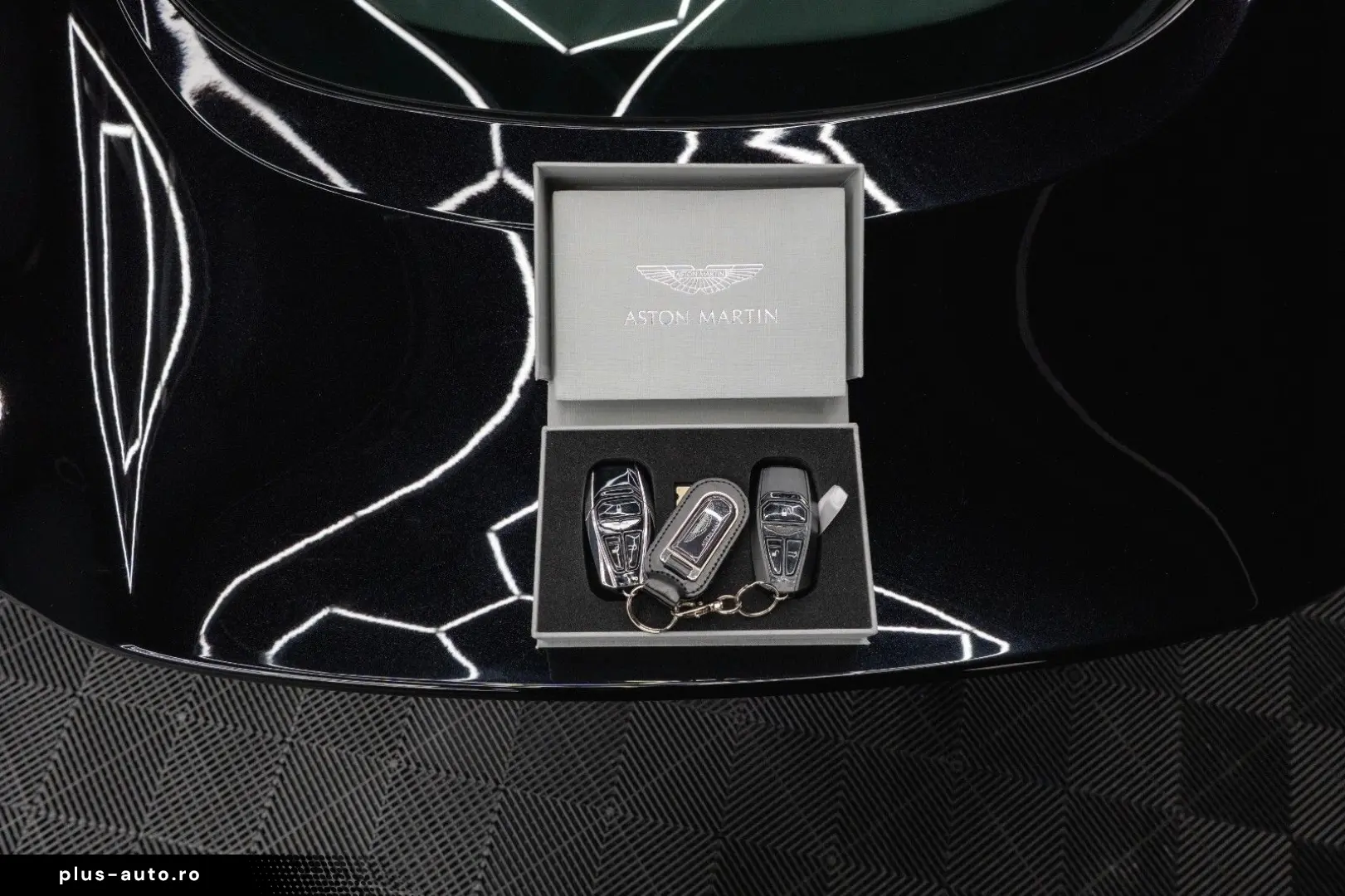 ASTON MARTIN V8 Vantage 4.0 V8 DB11 Coupe  1.Hand 360 Memory