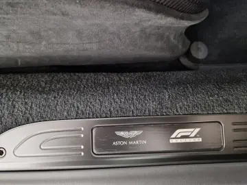 ASTON MARTIN V8 Vantage F1 Carbon Performance Sitze