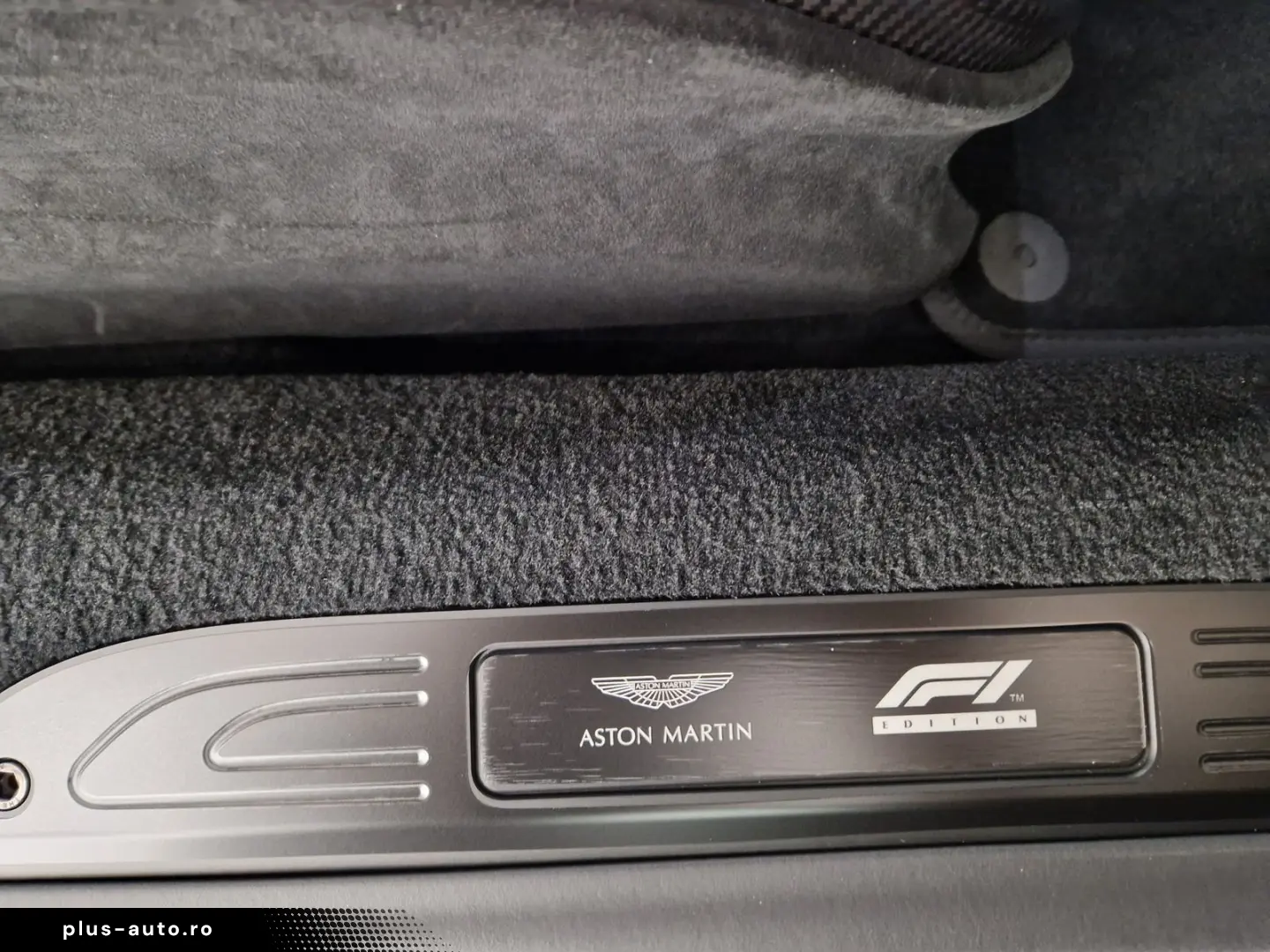 ASTON MARTIN V8 Vantage F1 Carbon Performance Sitze