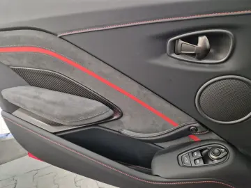 ASTON MARTIN V8 Vantage F1 Carbon Performance Sitze