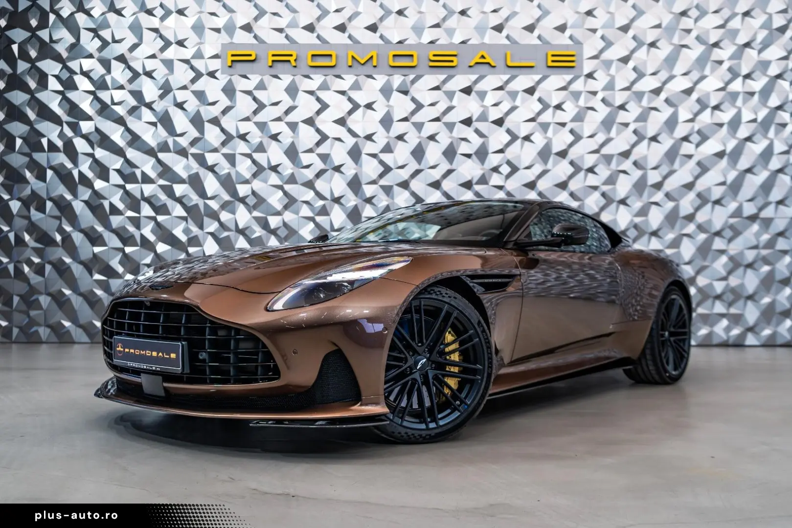 ASTON MARTIN DB12 Coupe  Carbon  B&O  Carbon Keramik