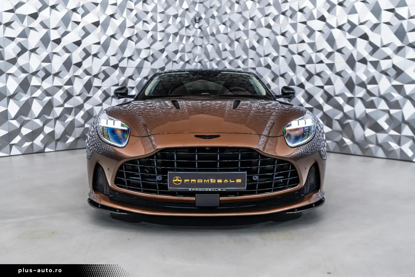ASTON MARTIN DB12 Coupe  Carbon  B&O  Carbon Keramik