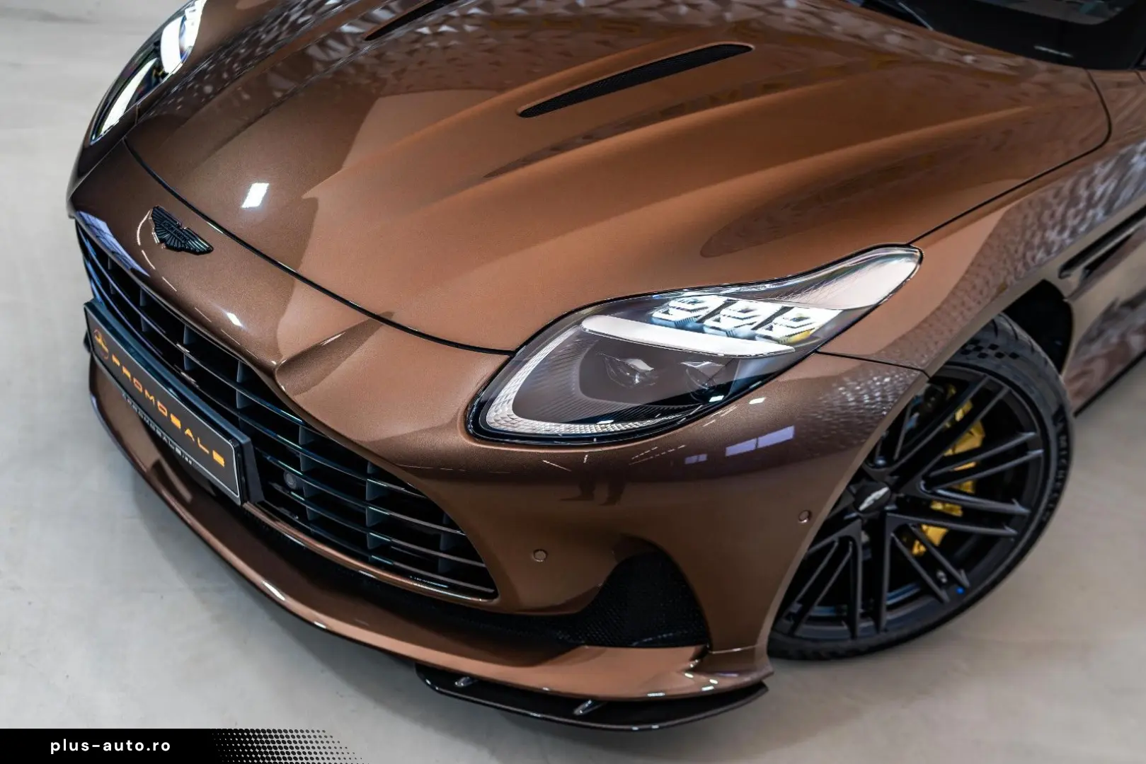 ASTON MARTIN DB12 Coupe  Carbon  B&O  Carbon Keramik