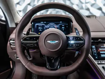 ASTON MARTIN DB12 Coupe  Carbon  B&O  Carbon Keramik
