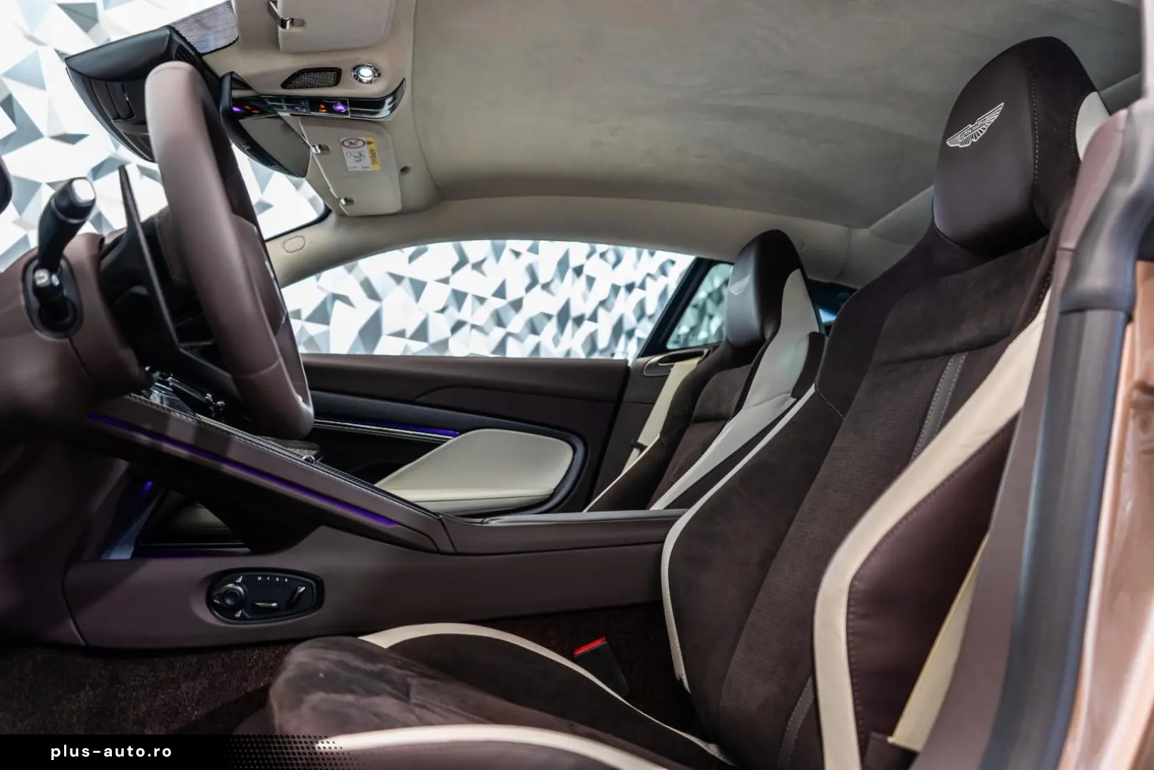 ASTON MARTIN DB12 Coupe  Carbon  B&O  Carbon Keramik