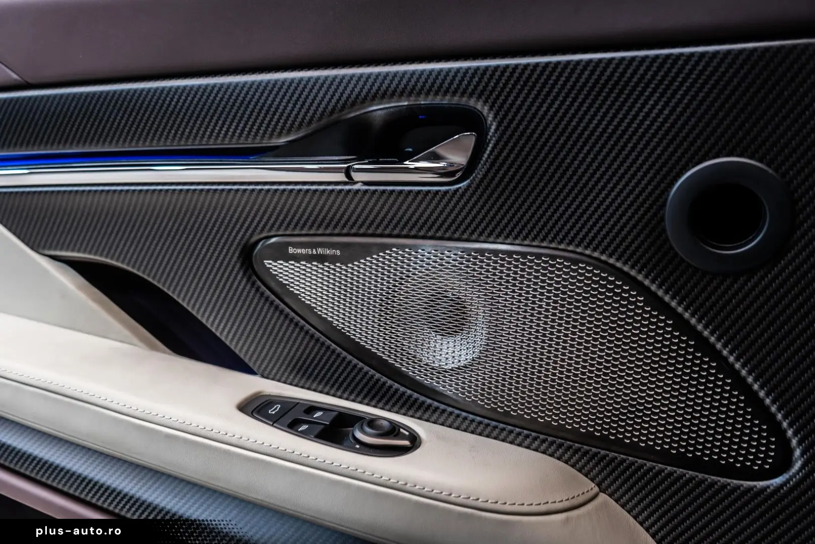 ASTON MARTIN DB12 Coupe  Carbon  B&O  Carbon Keramik