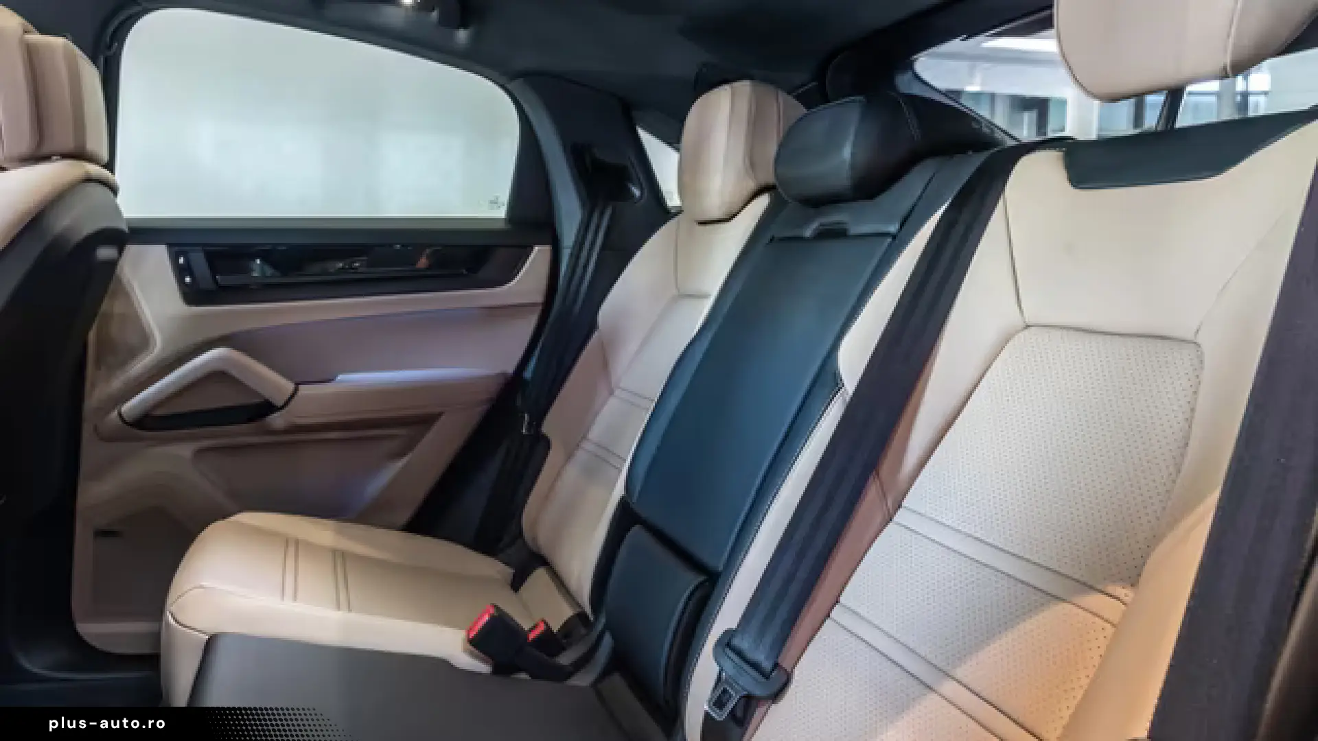 Porsche Cayenne S E-Hybrid Coupe Black Edition