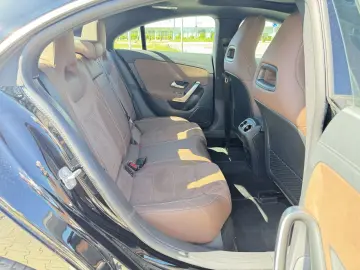 MERCEDES-BENZ CLA 180 AMG Line