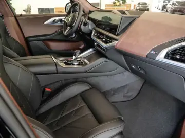 BMW XM 50e M Sport Soft-close Sapphire Black NEW