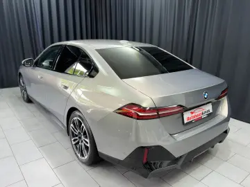 BMW 520i M SPORT H&K 360  INDIVIDUAL GESTIK SHADOW