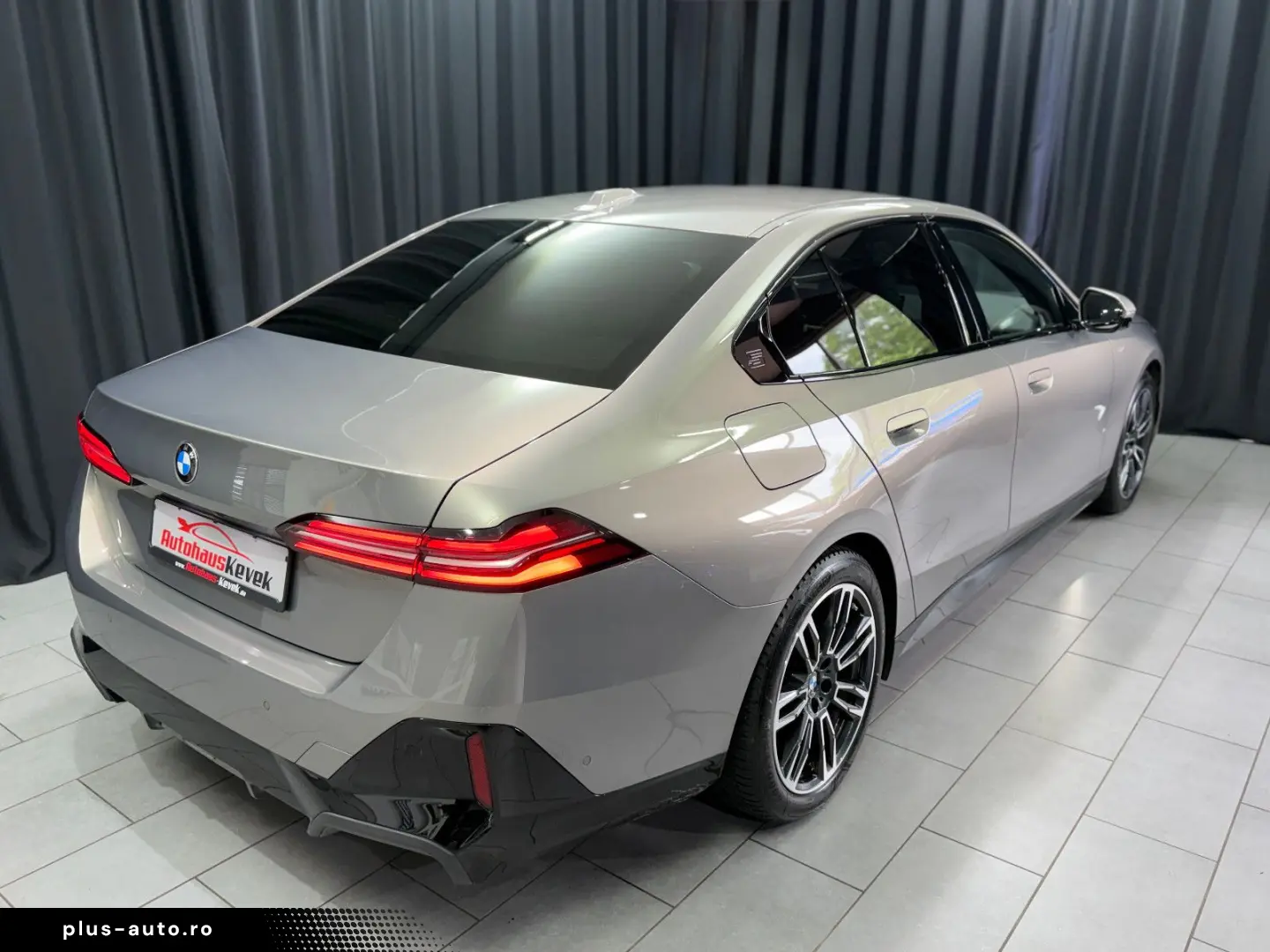 BMW 520i M SPORT H&K 360  INDIVIDUAL GESTIK SHADOW