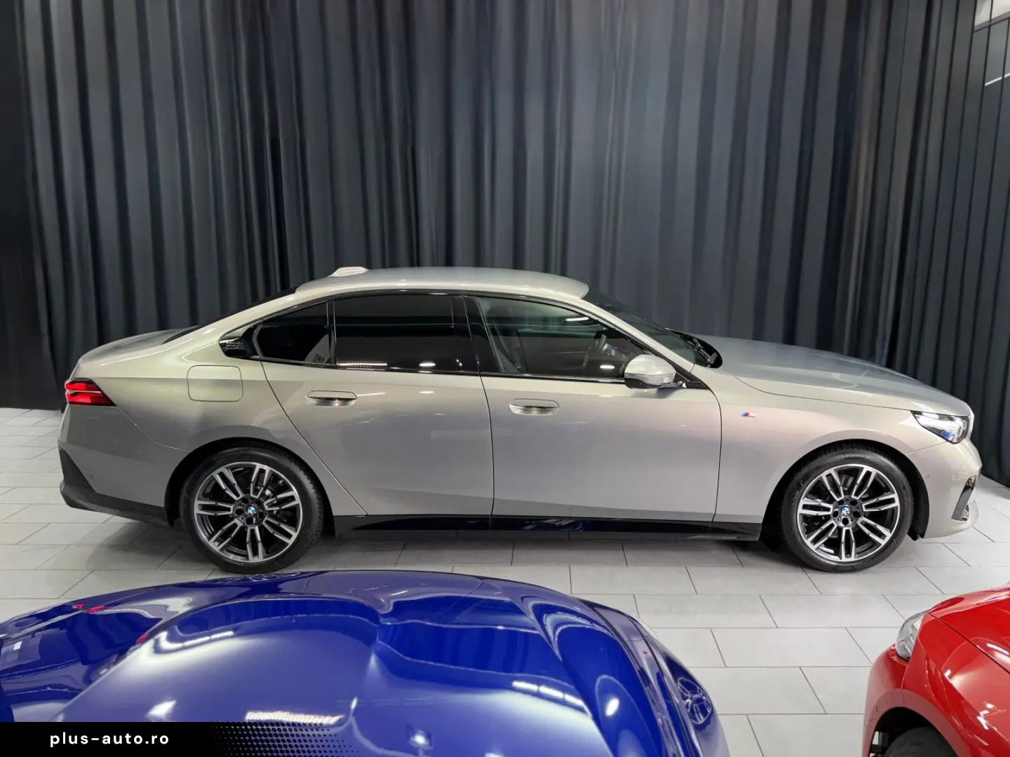 BMW 520i M SPORT H&K 360  INDIVIDUAL GESTIK SHADOW
