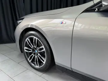 BMW 520i M SPORT H&K 360  INDIVIDUAL GESTIK SHADOW