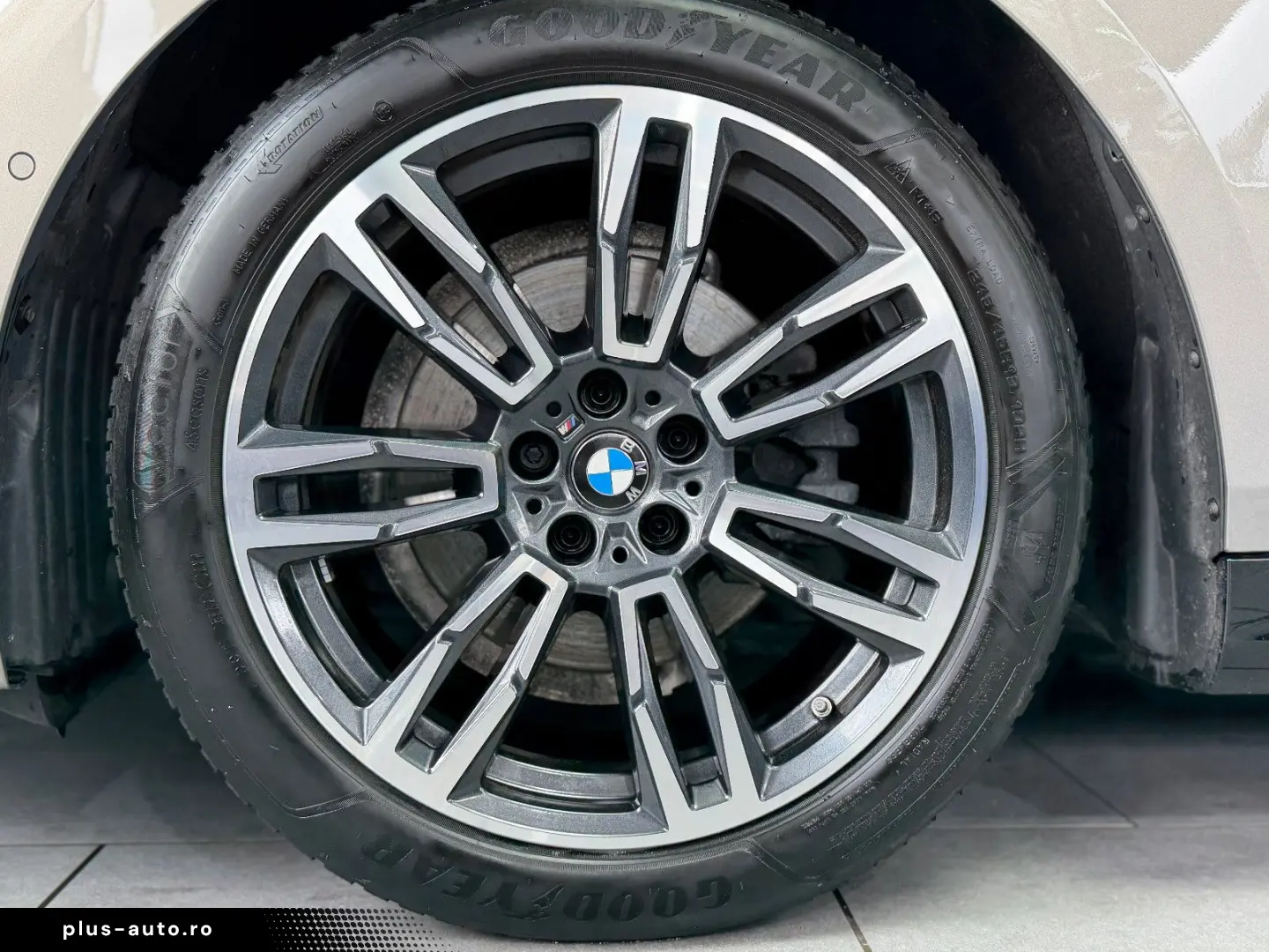 BMW 520i M SPORT H&K 360  INDIVIDUAL GESTIK SHADOW