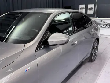 BMW 520i M SPORT H&K 360  INDIVIDUAL GESTIK SHADOW