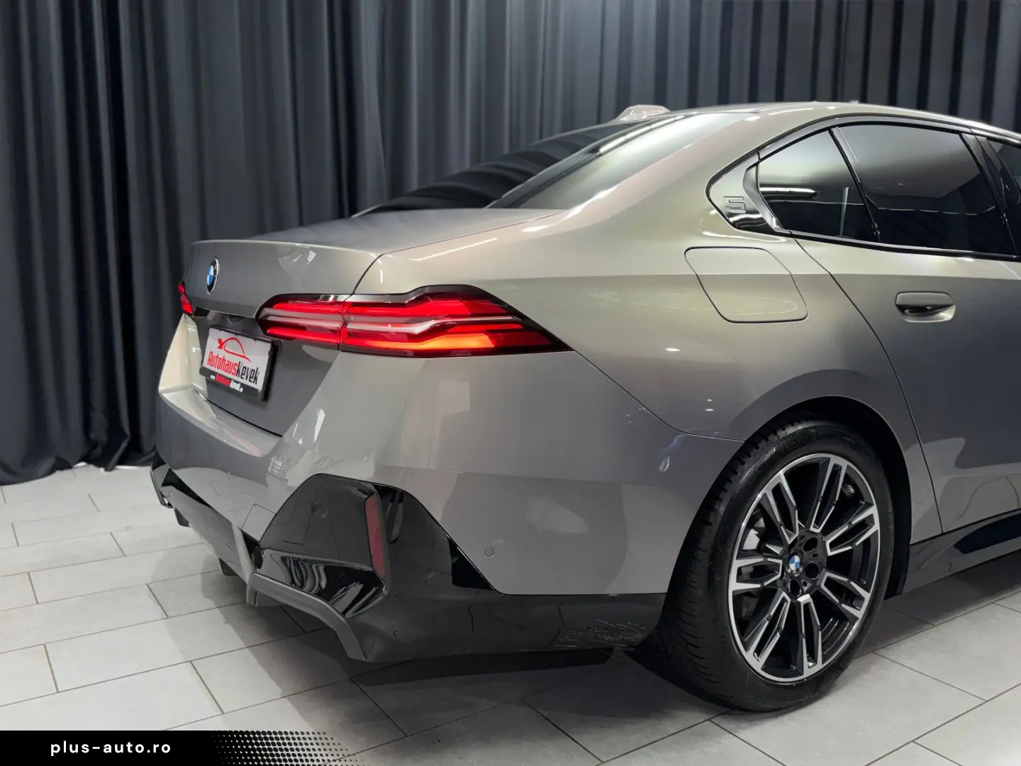 BMW 520i M SPORT H&K 360  INDIVIDUAL GESTIK SHADOW