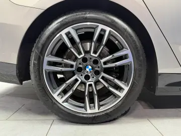 BMW 520i M SPORT H&K 360  INDIVIDUAL GESTIK SHADOW