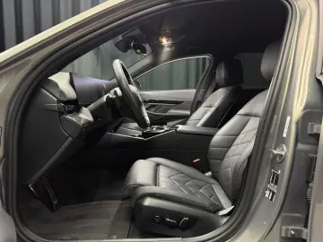 BMW 520i M SPORT H&K 360  INDIVIDUAL GESTIK SHADOW