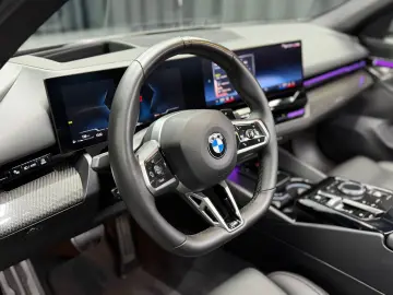 BMW 520i M SPORT H&K 360  INDIVIDUAL GESTIK SHADOW