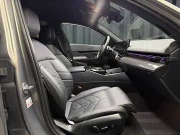BMW 520i M SPORT H&K 360  INDIVIDUAL GESTIK SHADOW