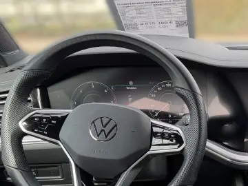 VW Touareg R-Line 4M TDI DSG  Allradlenkung Luftfed