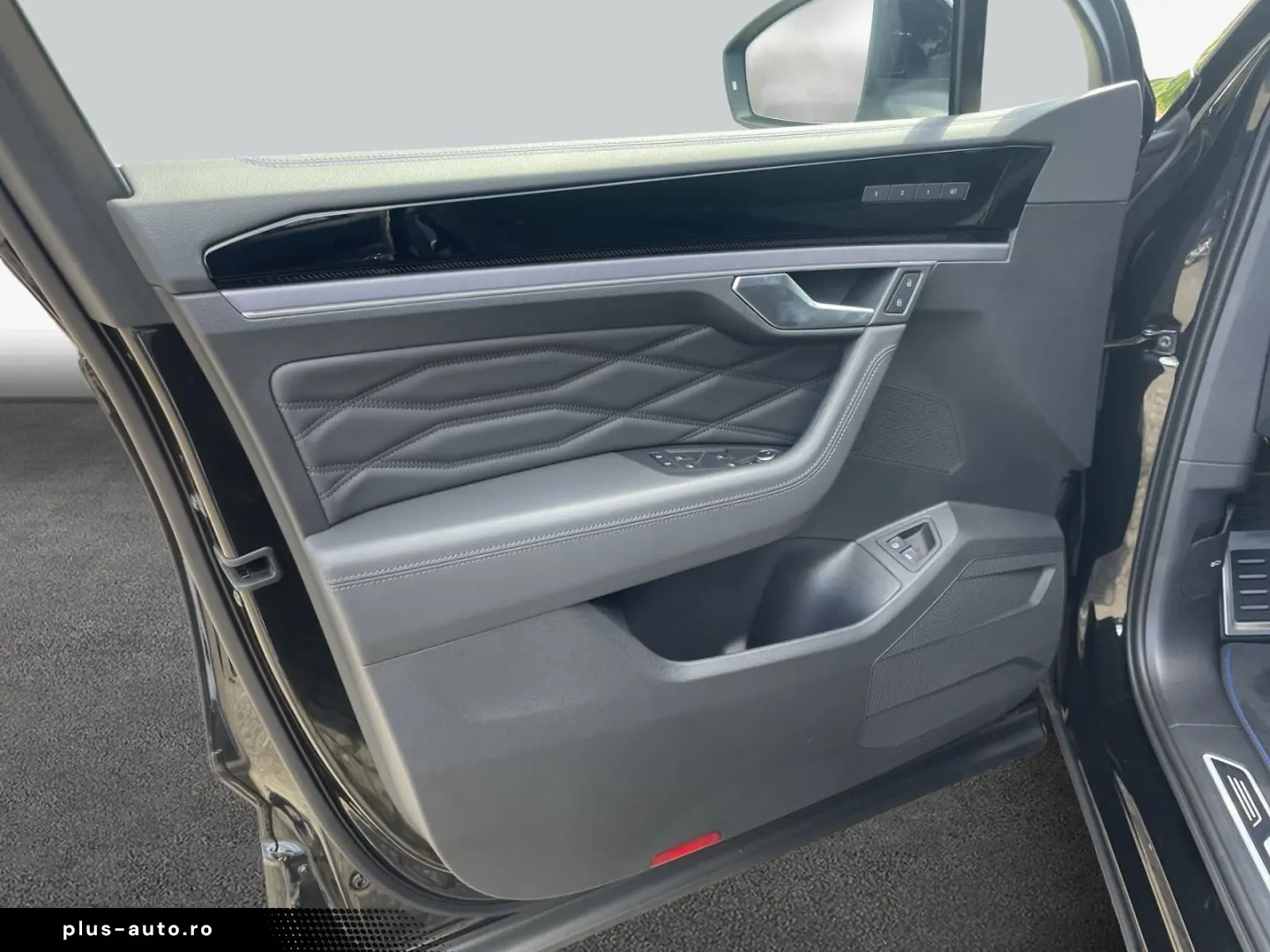 VW Touareg R 3.0 TSI eHybrid 4Motion Tip. AHK HUD