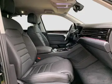 VW Touareg Elegance 3.0 l V6 TSI 4MOTION 8-Gang-Aut