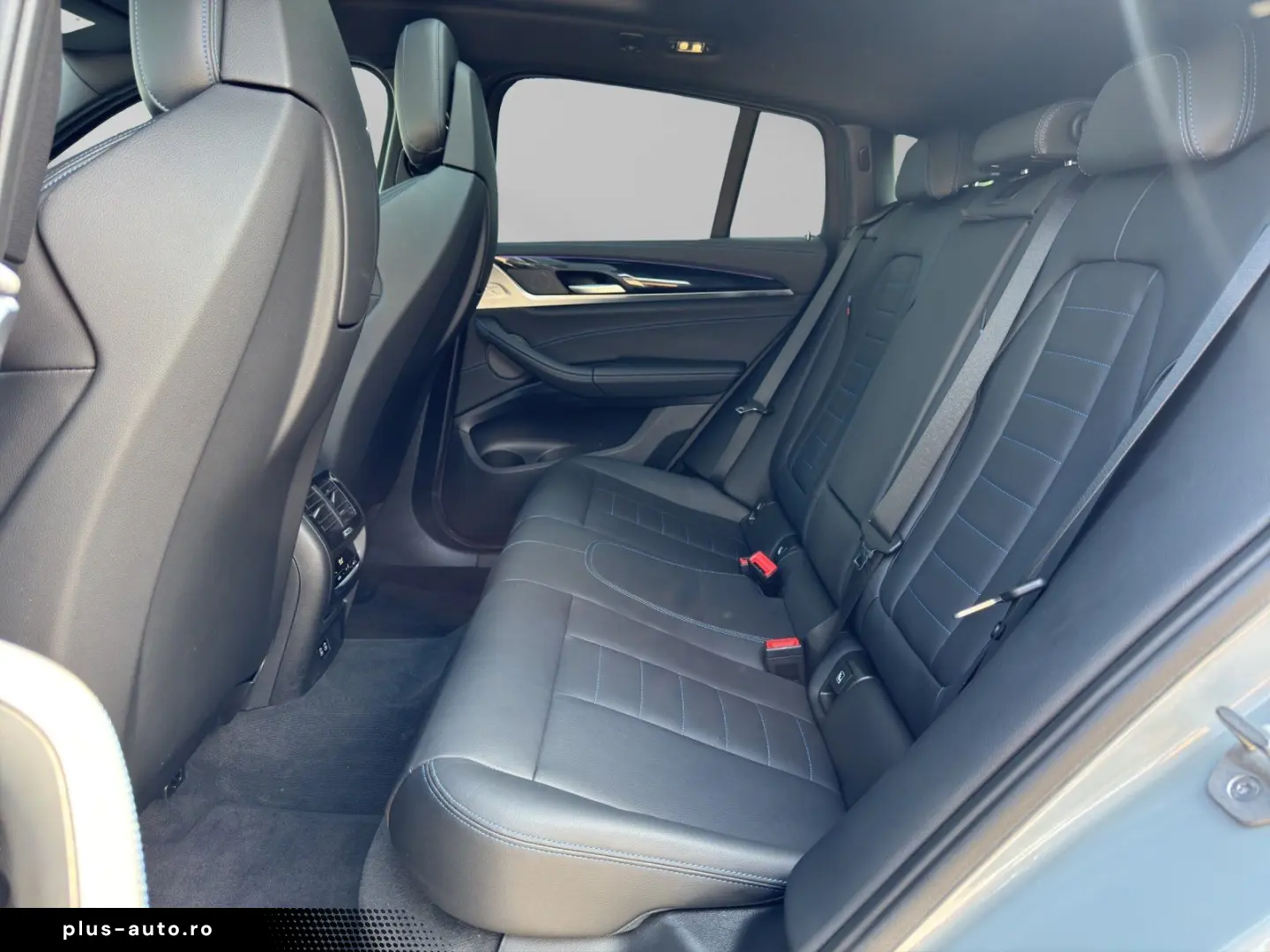 BMW X4 M40i M-Sitze H&K HUD Pano AHK 20
