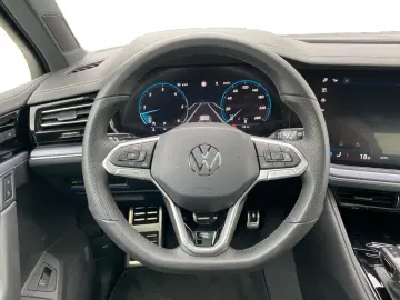 VW Touareg R-Line 3.0 TDI DSG 4M MATRIX ACC