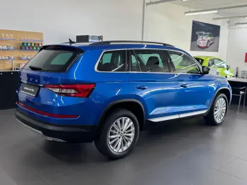 SKODA Kodiaq Ambition 4x4 LED KAMERA CARPLAY U-FREI!