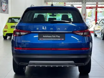 SKODA Kodiaq Ambition 4x4 LED KAMERA CARPLAY U-FREI!