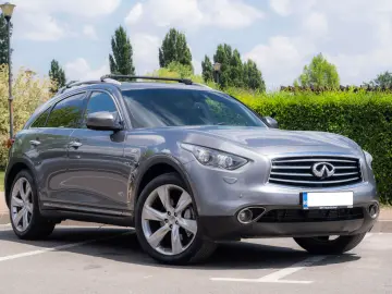 Infiniti QX70 3.0D Aut.   Camere 360   Trapa   Distronic