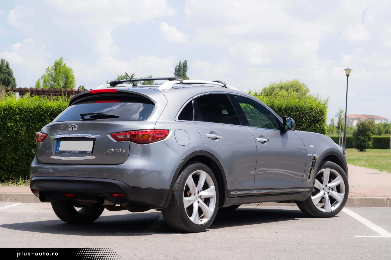 Infiniti QX70 3.0D Aut.   Camere 360   Trapa   Distronic