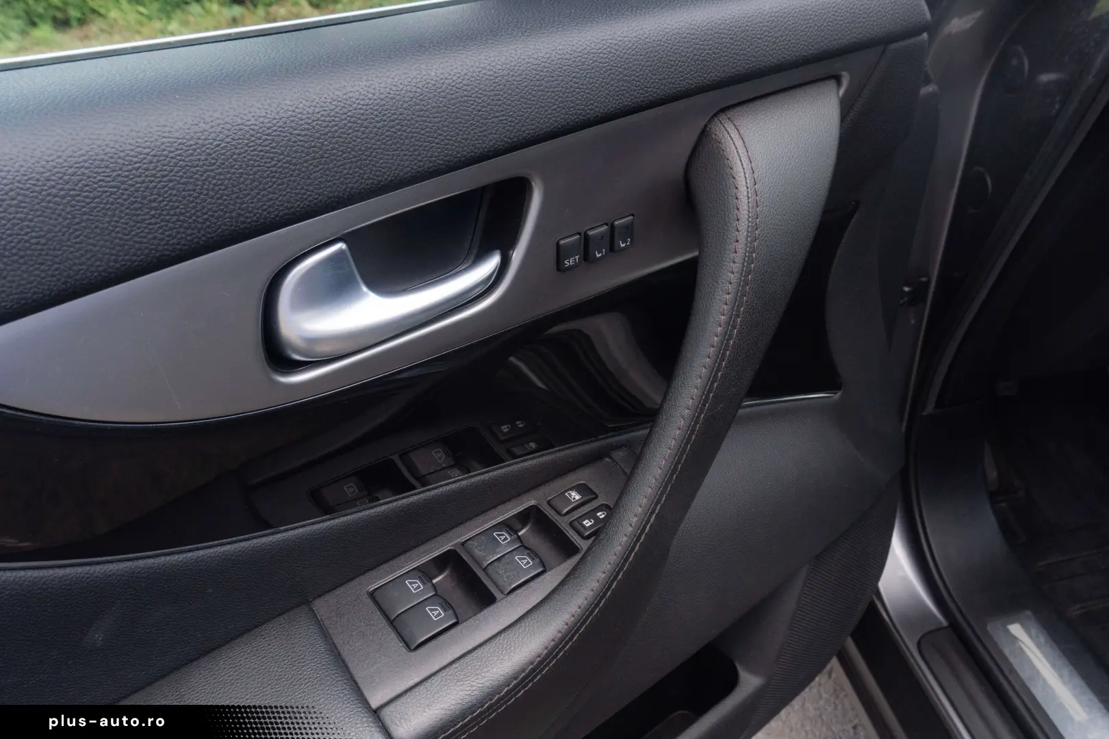 Infiniti QX70 3.0D Aut.   Camere 360   Trapa   Distronic