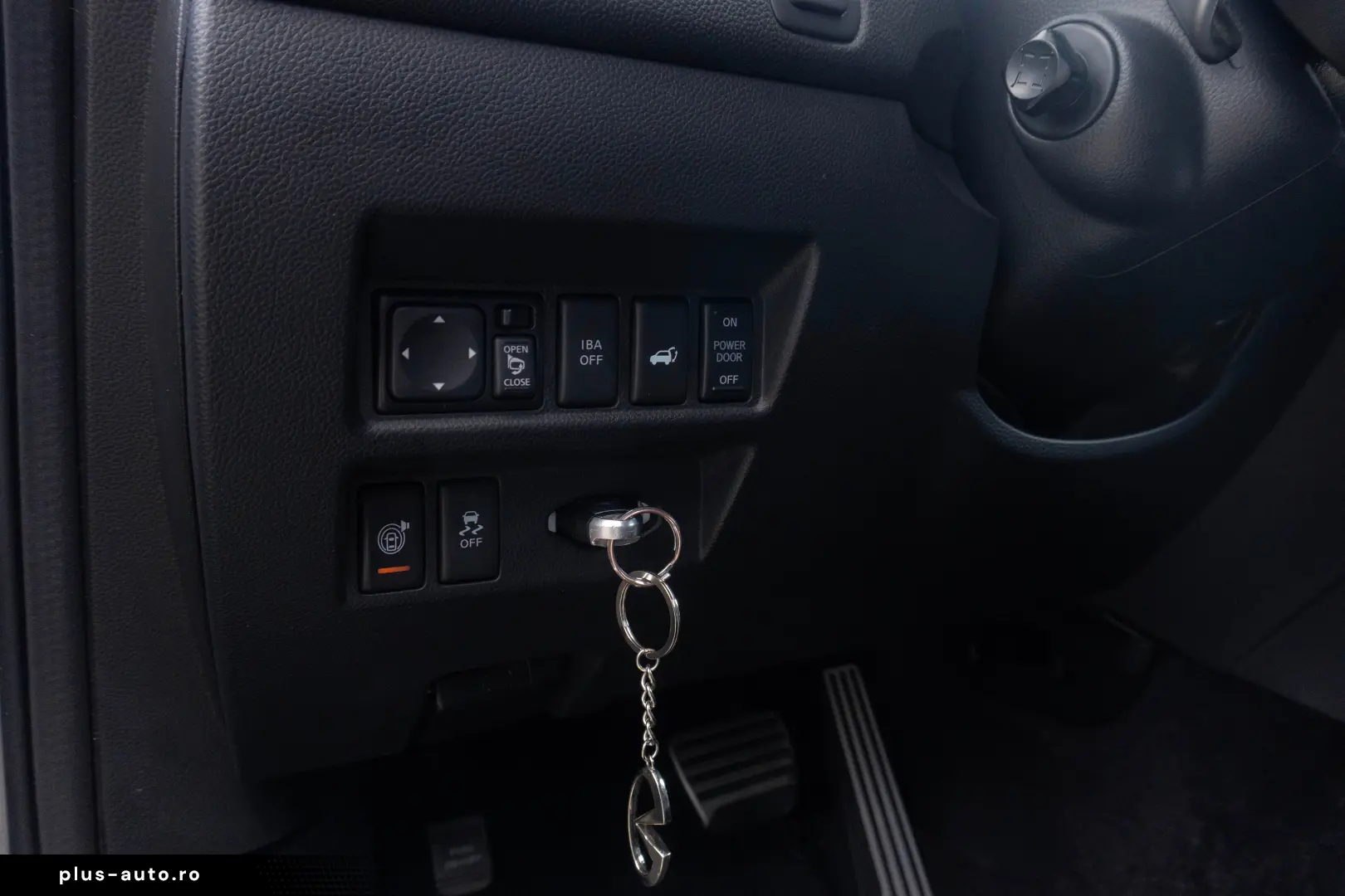 Infiniti QX70 3.0D Aut.   Camere 360   Trapa   Distronic