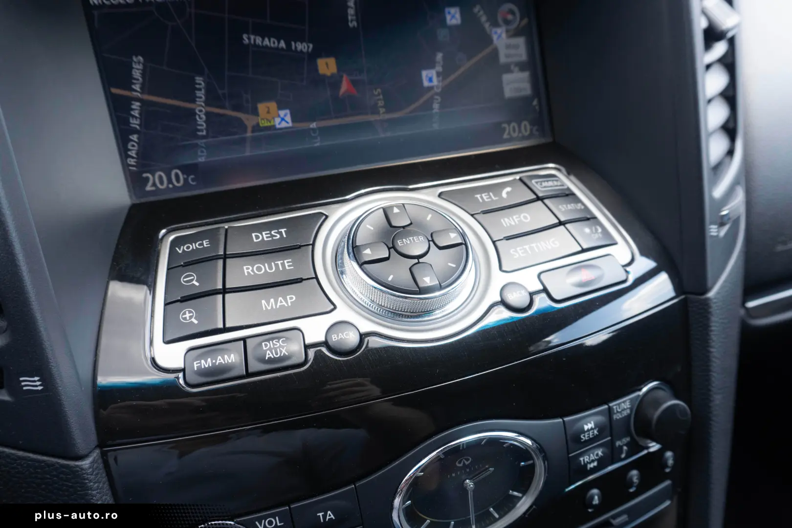 Infiniti QX70 3.0D Aut.   Camere 360   Trapa   Distronic