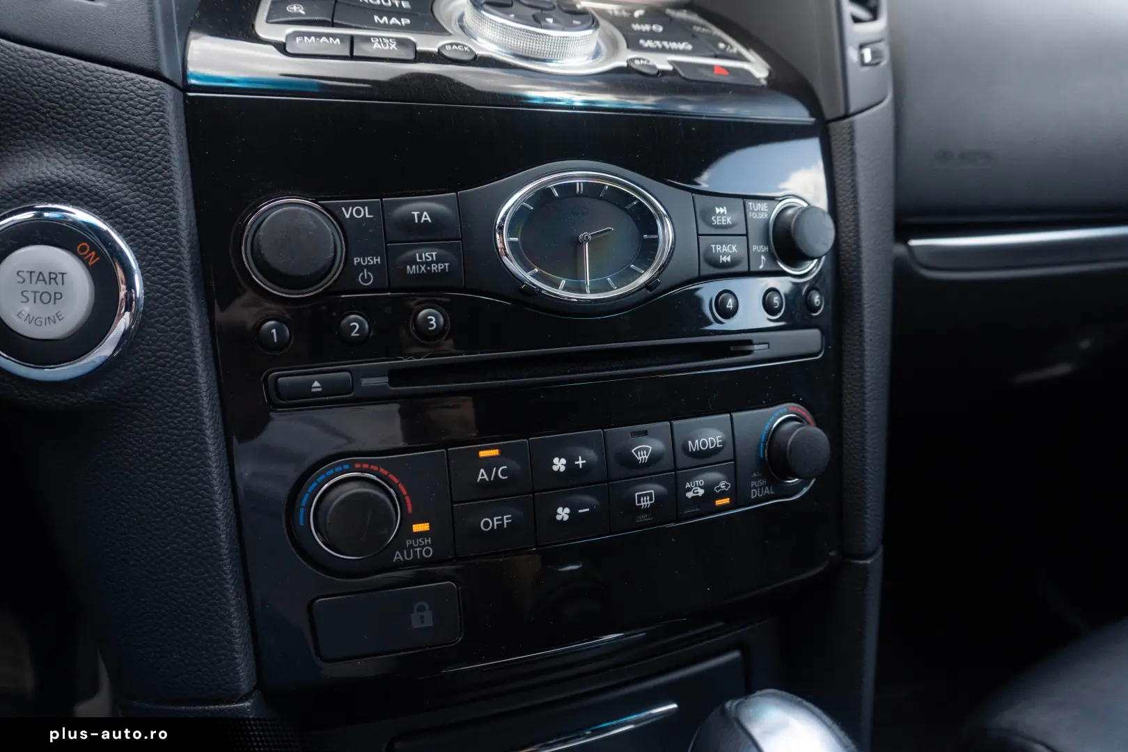 Infiniti QX70 3.0D Aut.   Camere 360   Trapa   Distronic