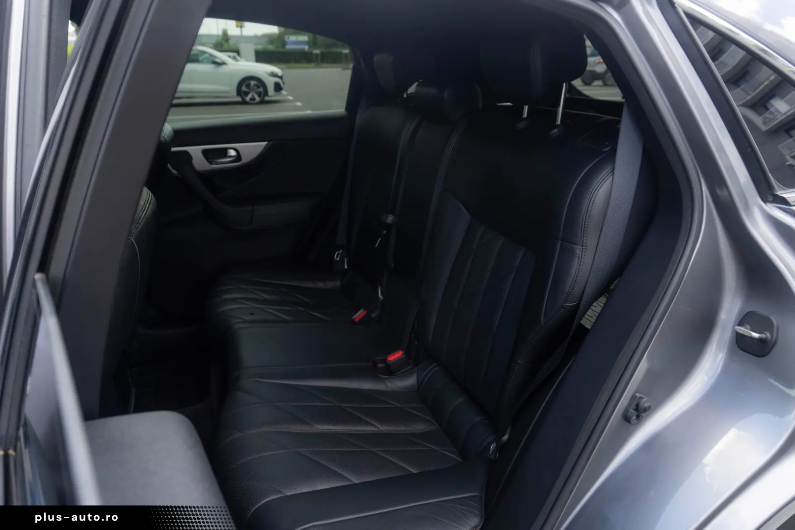 Infiniti QX70 3.0D Aut.   Camere 360   Trapa   Distronic