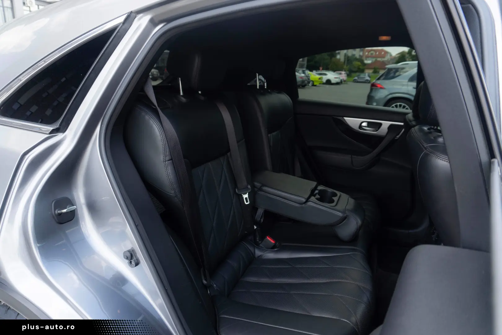 Infiniti QX70 3.0D Aut.   Camere 360   Trapa   Distronic