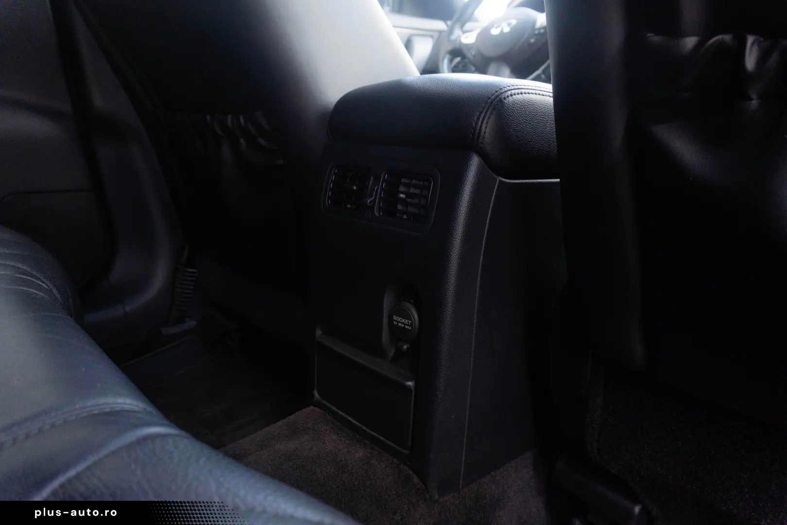 Infiniti QX70 3.0D Aut.   Camere 360   Trapa   Distronic