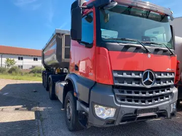 MERCEDES-BENZ Arocs 1951 mit 3-Achs-Alumulde Schwarz&hellip;