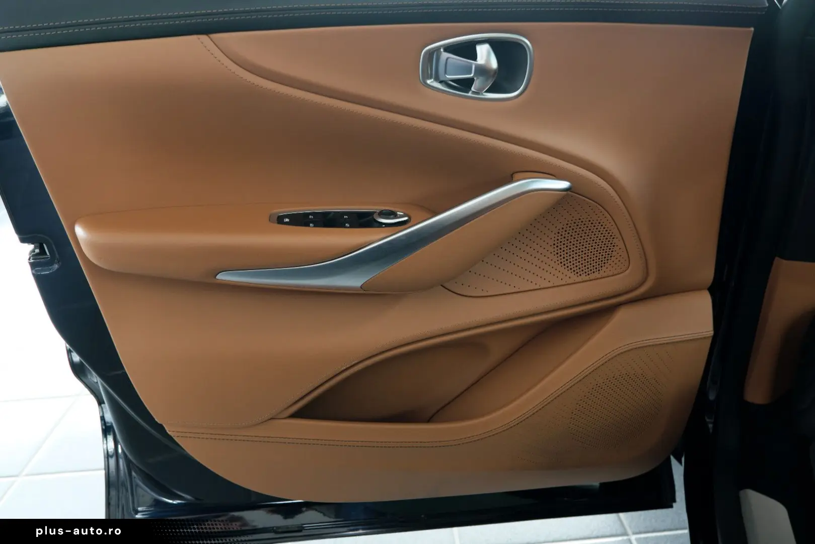 ASTON MARTIN DBX 4.0 V8 Sitzbelüftung Bi-Color DeutschesFZ