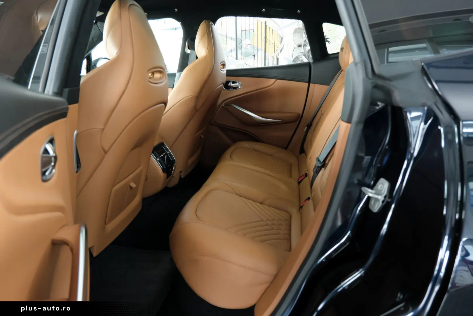 ASTON MARTIN DBX 4.0 V8 Sitzbelüftung Bi-Color DeutschesFZ